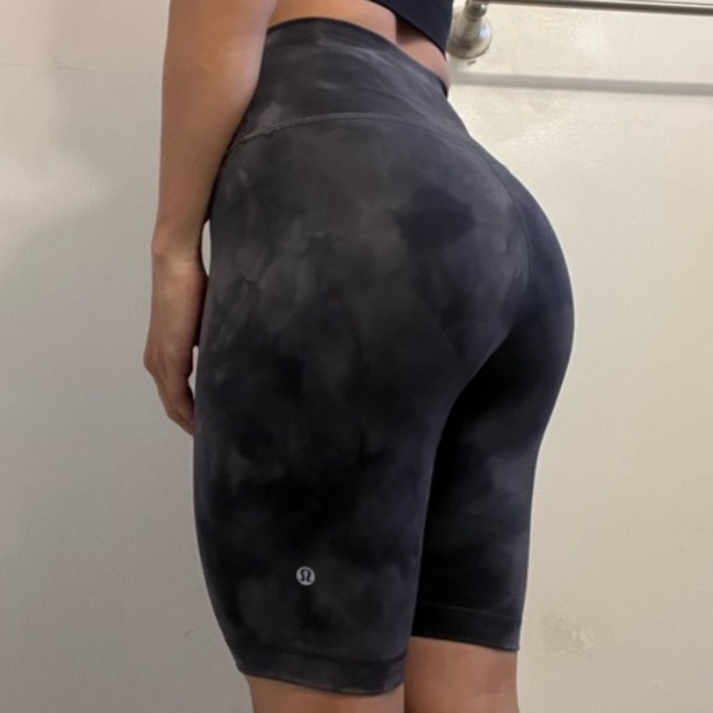 NWOT!!! 🍋 LULULEMON 🍋  short size 4 diamond dye
